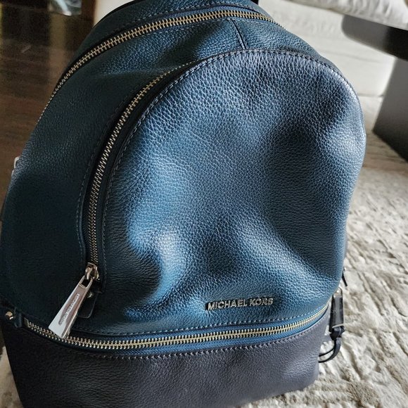 Micahel Kors backpack - Picture 1 of 2